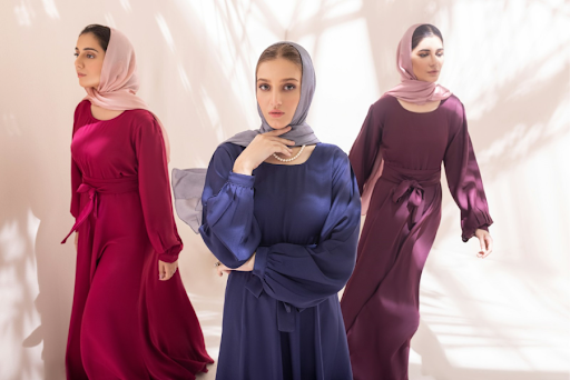 Choose Abayas in different shades and materials in USA and Canada. 